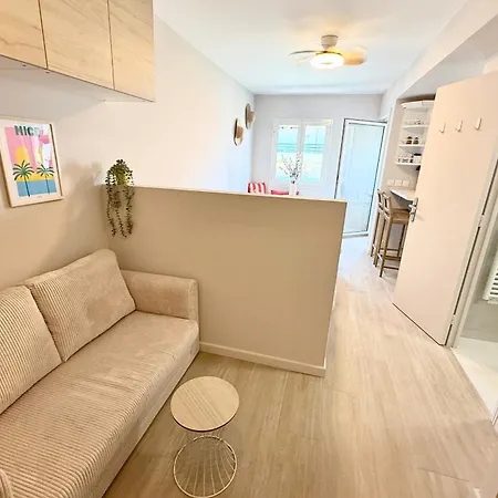 아파트 Vieil Comfort & Tasteful Decoration 앙티브