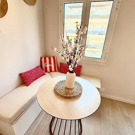 Vieil Comfort & Tasteful Decoration * 앙티브