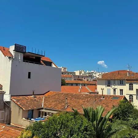 Vieil Comfort & Tasteful Decoration *