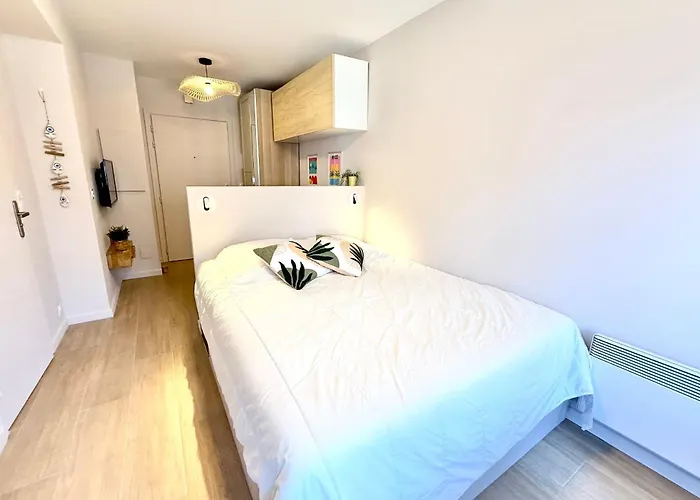 Vieil Comfort & Tasteful Decoration * Αντίμπ